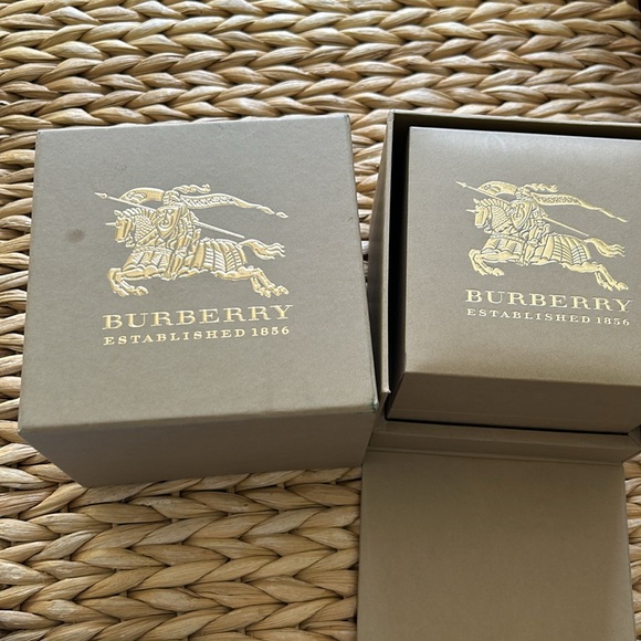 NWT Burberry Two Tone Watch - Picture 9 of 10